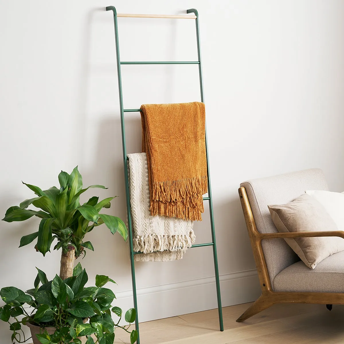 Yamazaki Leaning Storage Ladder